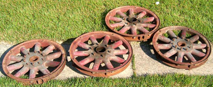 IHCwheels2a.jpg - 13828 Bytes